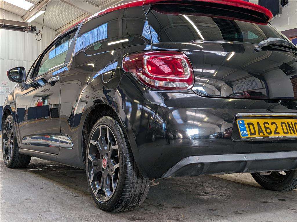 <p>2013 CITROEN DS3 AIRDREAM DSPORT RED E</p>