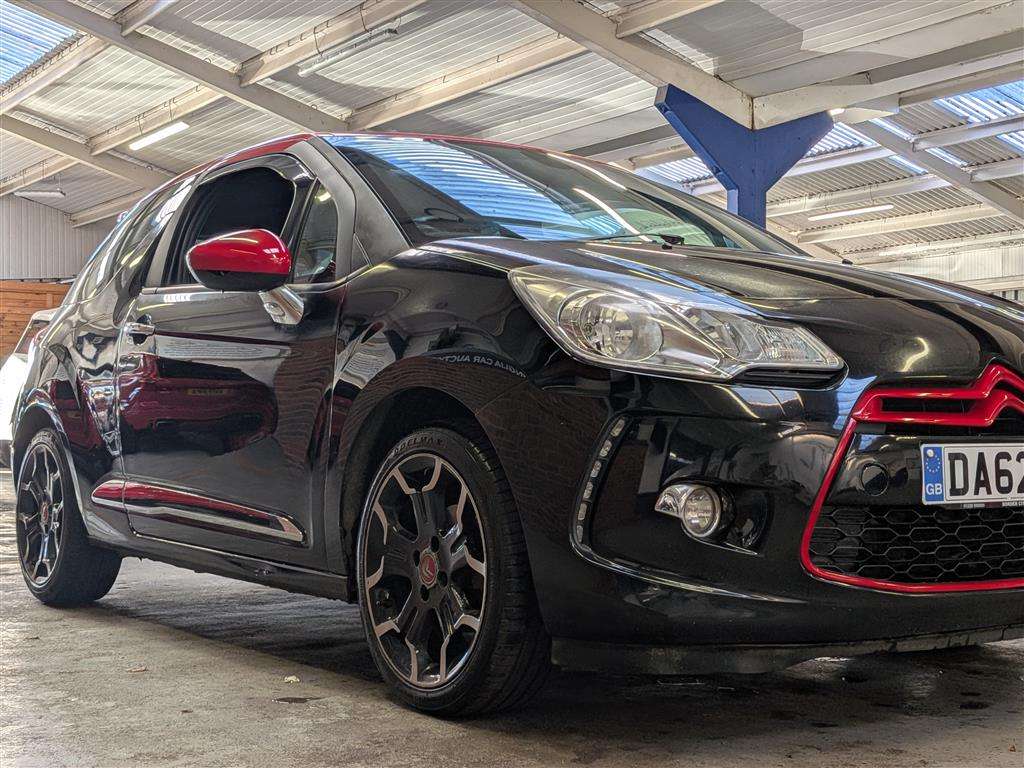 <p>2013 CITROEN DS3 AIRDREAM DSPORT RED E</p>