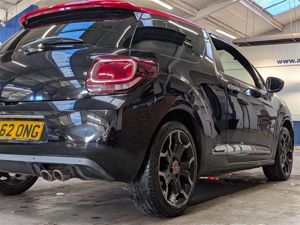 <p>2013 CITROEN DS3 AIRDREAM DSPORT RED E</p>