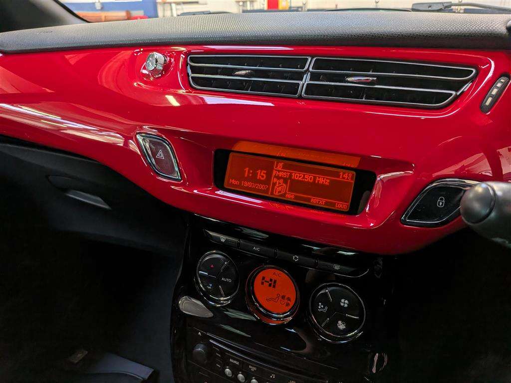 <p>2013 CITROEN DS3 AIRDREAM DSPORT RED E</p>