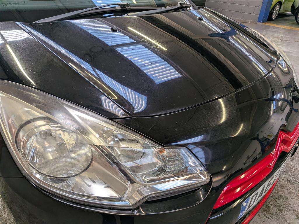 <p>2013 CITROEN DS3 AIRDREAM DSPORT RED E</p>