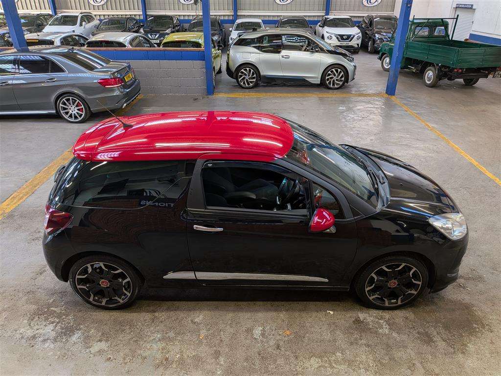 <p>2013 CITROEN DS3 AIRDREAM DSPORT RED E</p>