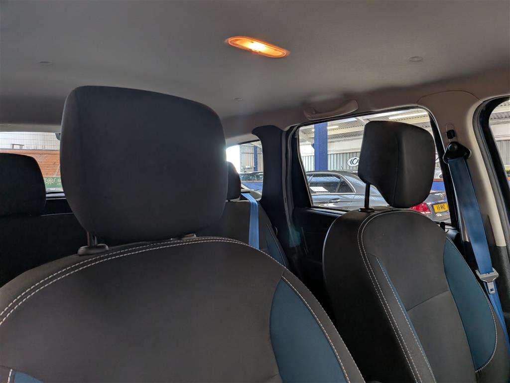 <p>2015 DACIA DUSTER LAUREATE PRIME DCI</p>
