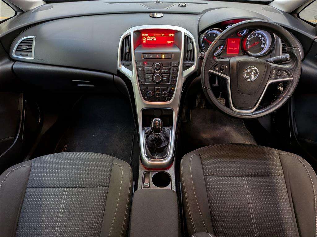 <p>2011 VAUXHALL ASTRA SRI CDTI S/S</p>