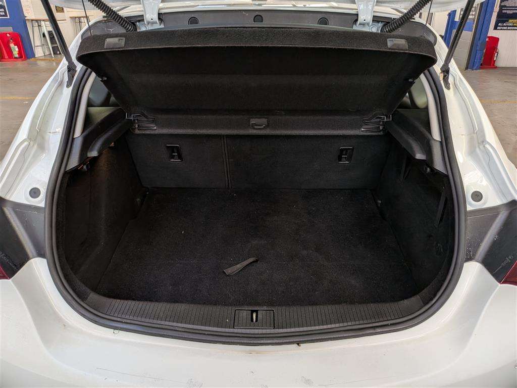 <p>2011 VAUXHALL ASTRA SRI CDTI S/S</p>