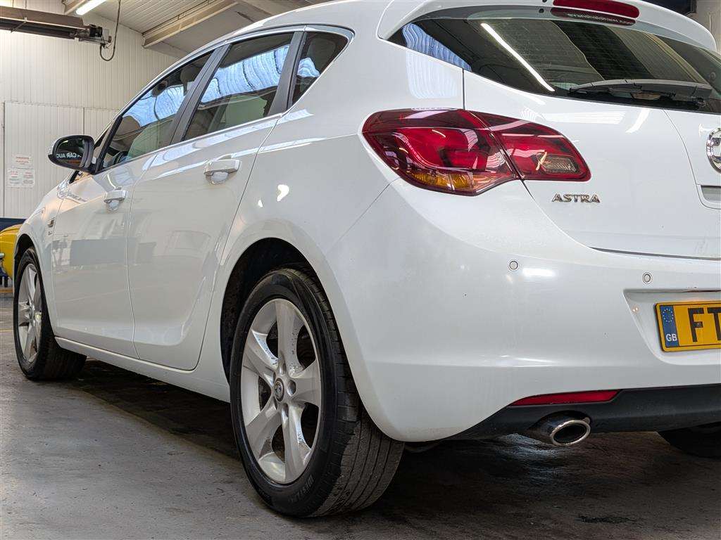 <p>2011 VAUXHALL ASTRA SRI CDTI S/S</p>