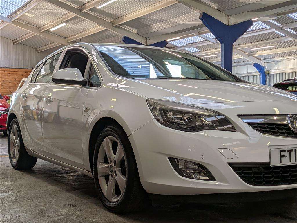 <p>2011 VAUXHALL ASTRA SRI CDTI S/S</p>