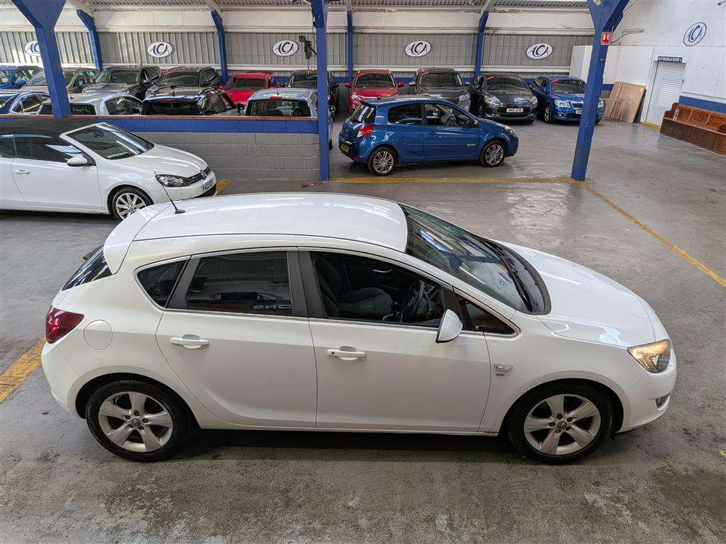 <p>2011 VAUXHALL ASTRA SRI CDTI S/S</p>