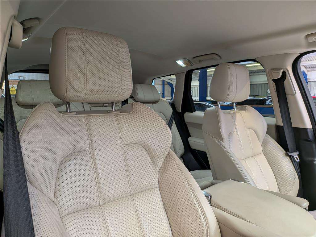 <p>2017 LAND ROVER RANGE ROVER SPORT HSE SD4</p>
