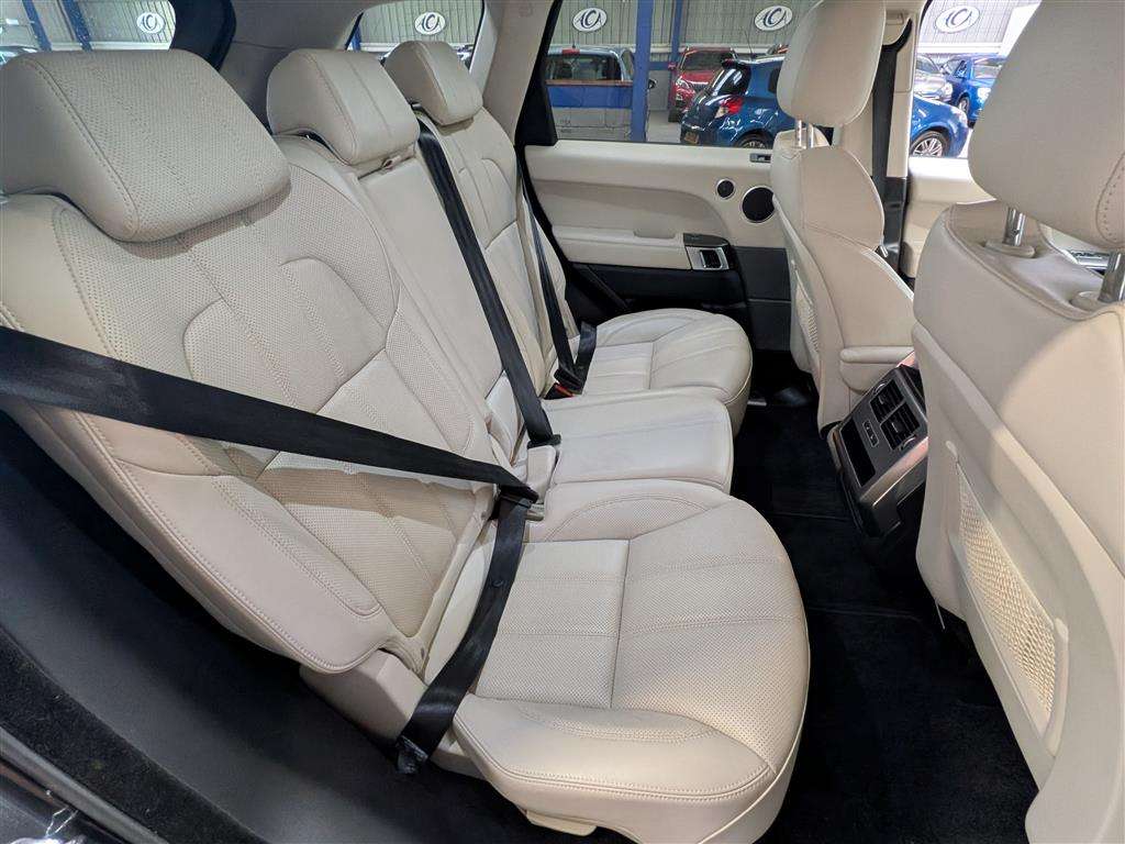 <p>2017 LAND ROVER RANGE ROVER SPORT HSE SD4</p>