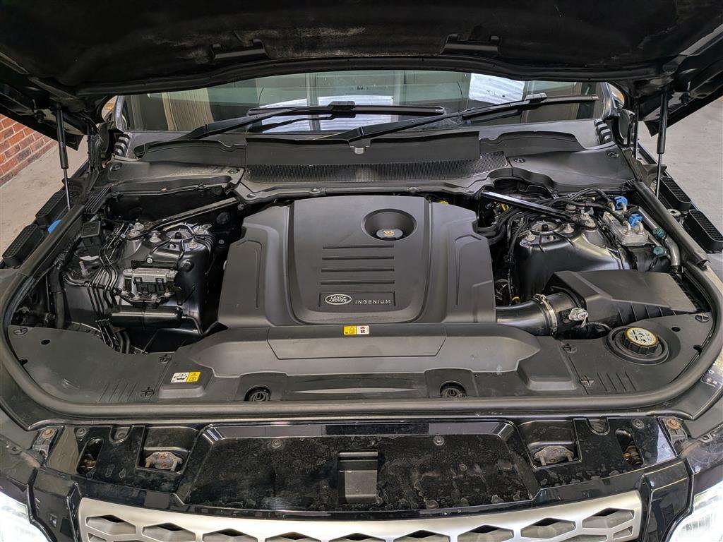 <p>2017 LAND ROVER RANGE ROVER SPORT HSE SD4</p>