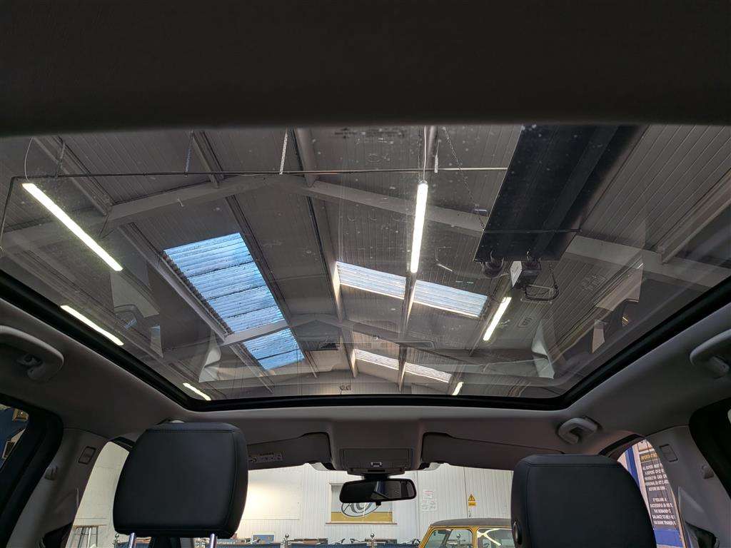 <p>2019 LAND ROVER DISCOVERY SPORT SE TECH T</p>