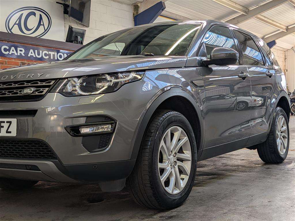 <p>2019 LAND ROVER DISCOVERY SPORT SE TECH T</p>