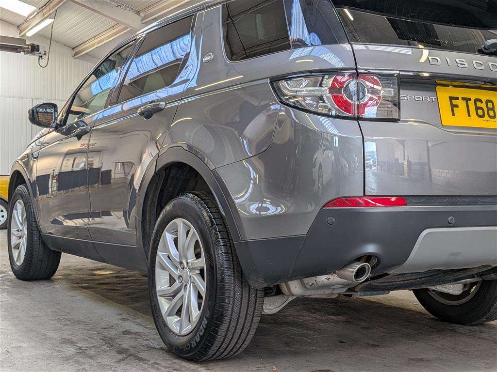 <p>2019 LAND ROVER DISCOVERY SPORT SE TECH T</p>