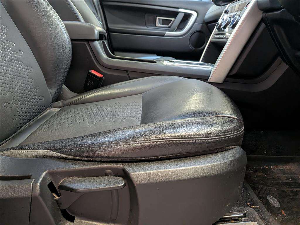 <p>2019 LAND ROVER DISCOVERY SPORT SE TECH T</p>