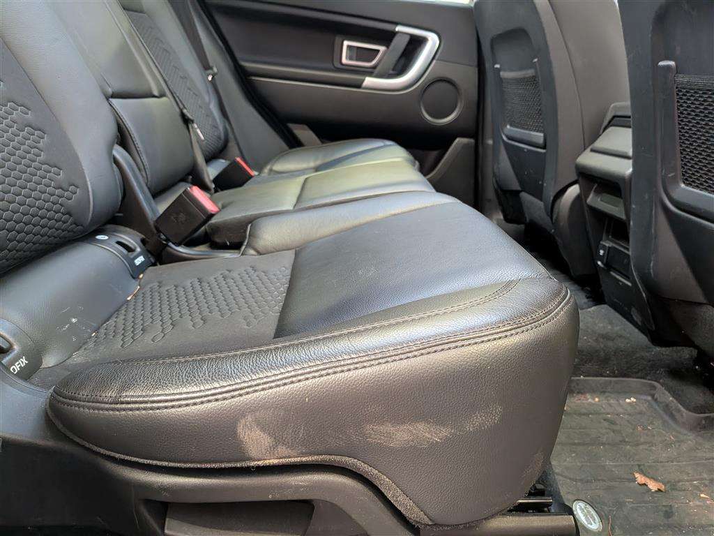 <p>2019 LAND ROVER DISCOVERY SPORT SE TECH T</p>