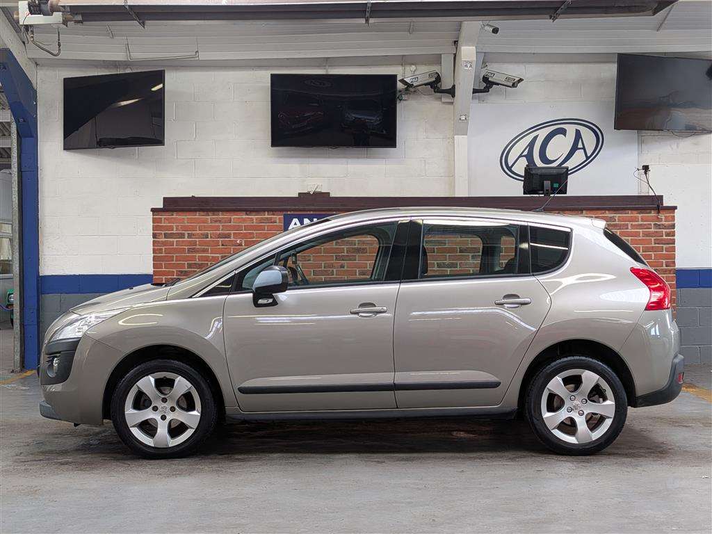 <p>2013 PEUGEOT 3008 ACTIVE E-HDI S-A</p>