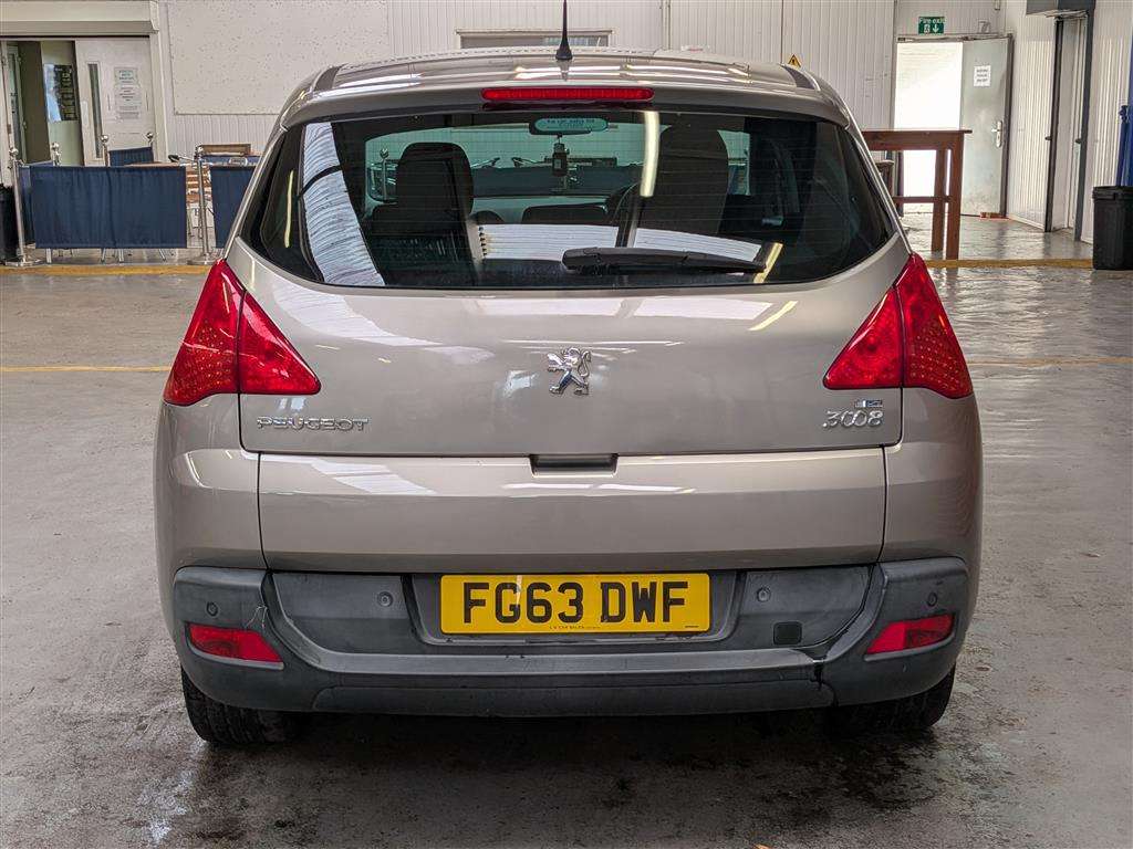 <p>2013 PEUGEOT 3008 ACTIVE E-HDI S-A</p>