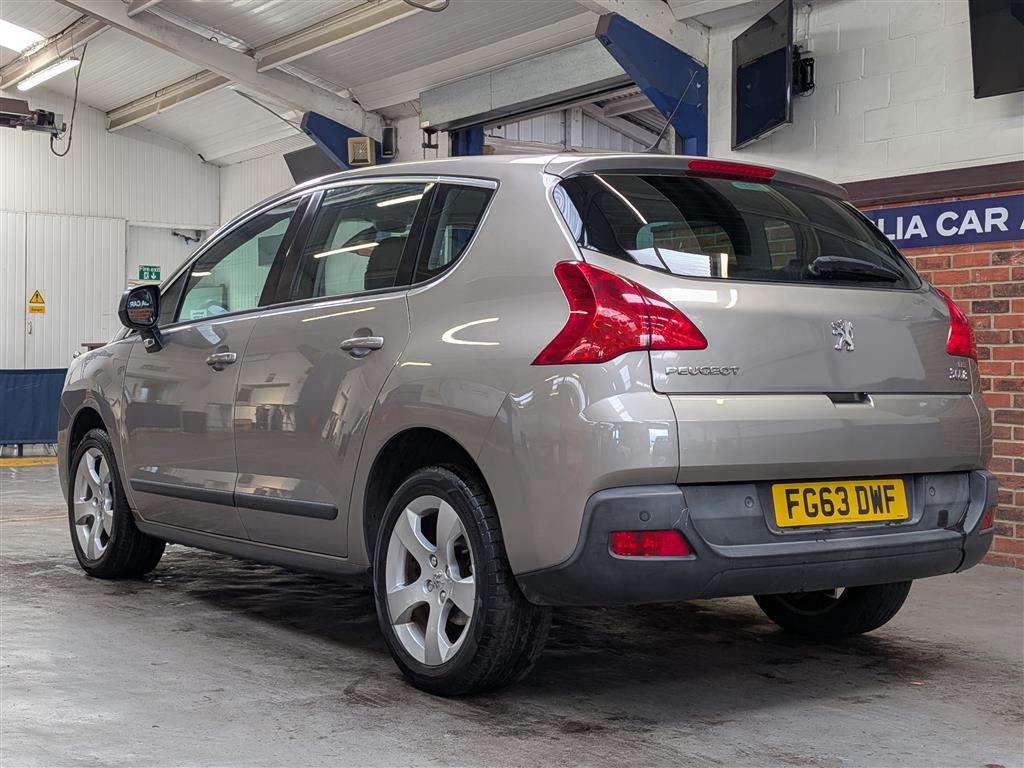 <p>2013 PEUGEOT 3008 ACTIVE E-HDI S-A</p>