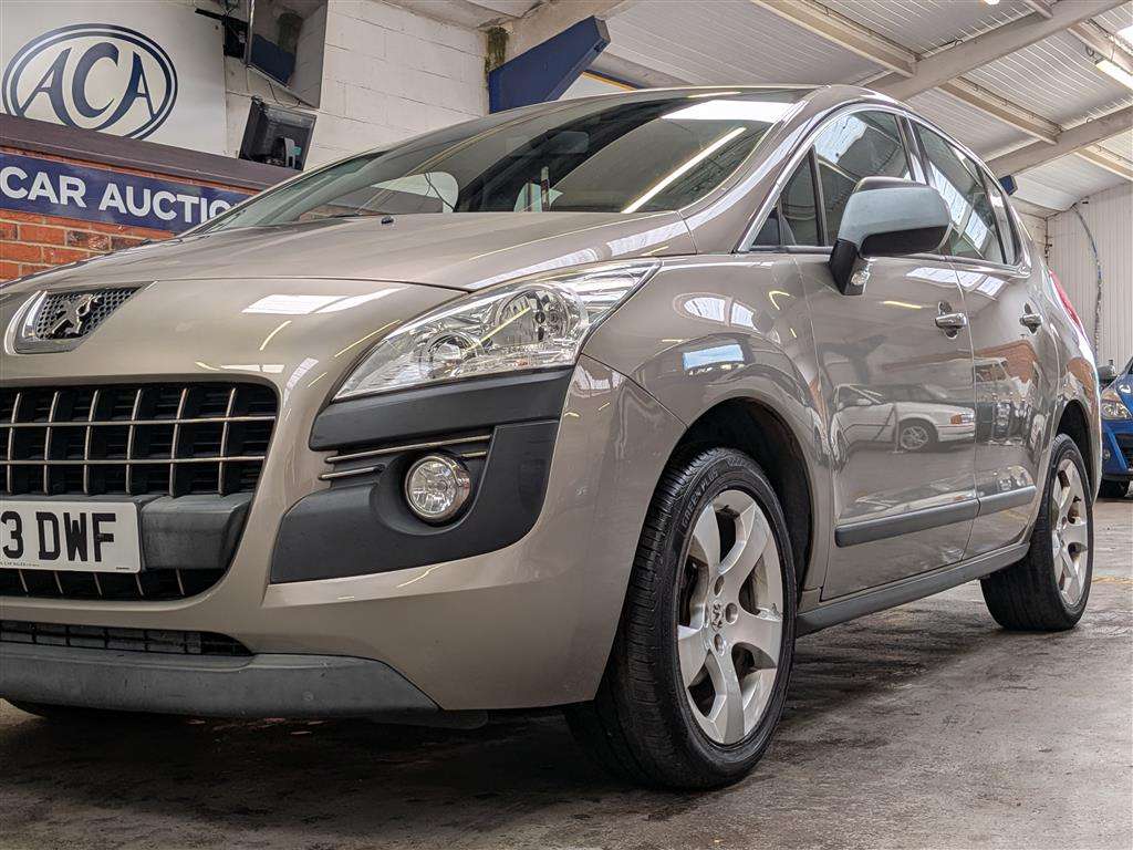 <p>2013 PEUGEOT 3008 ACTIVE E-HDI S-A</p>