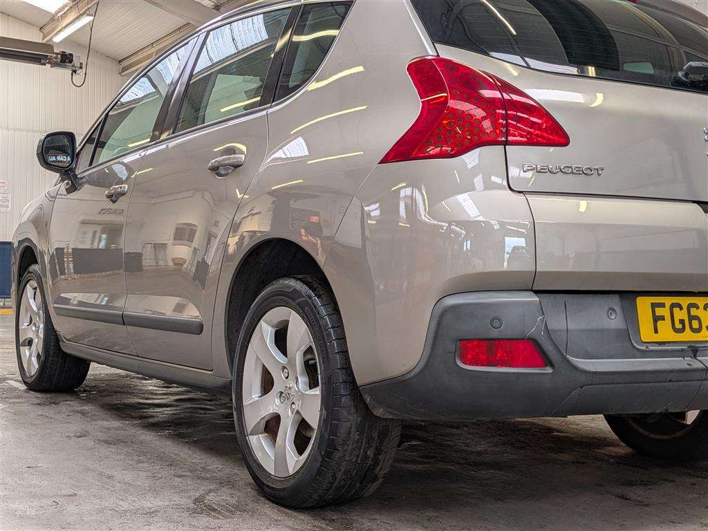 <p>2013 PEUGEOT 3008 ACTIVE E-HDI S-A</p>