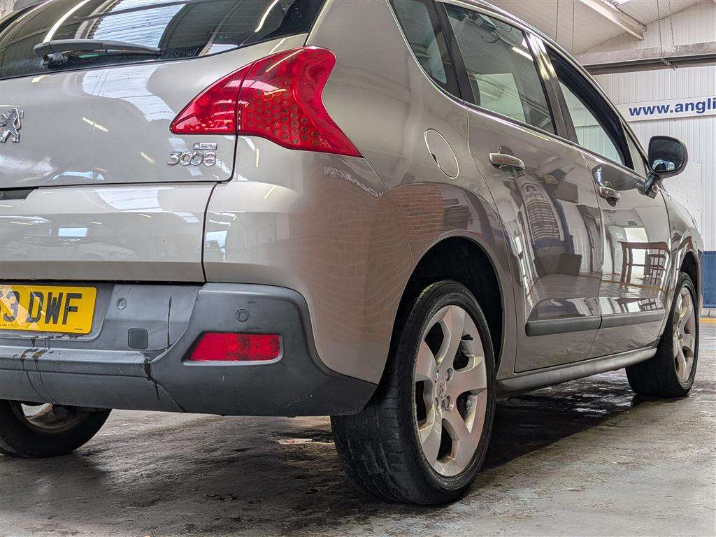 <p>2013 PEUGEOT 3008 ACTIVE E-HDI S-A</p>
