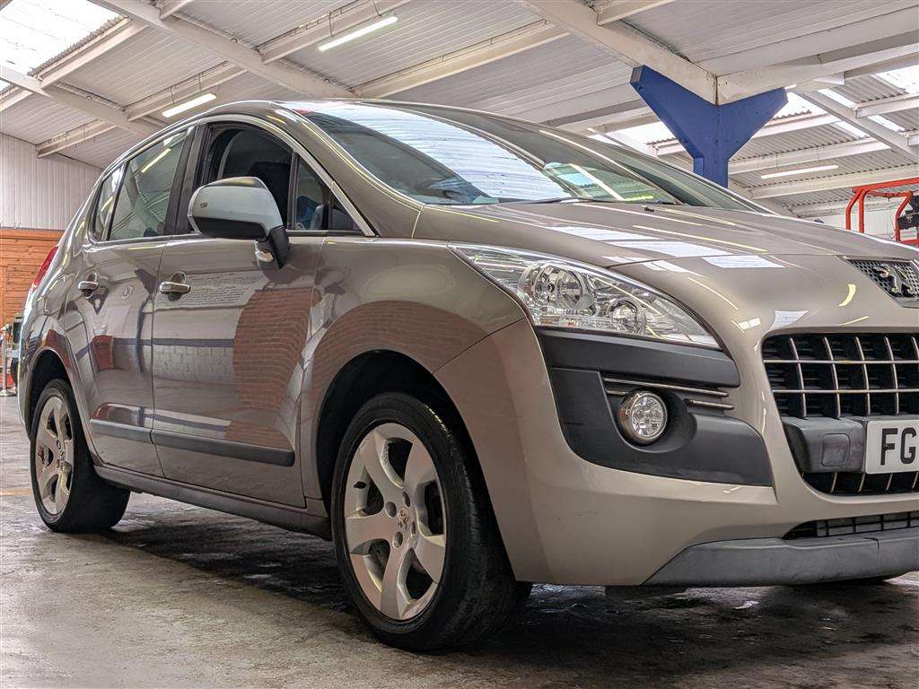 <p>2013 PEUGEOT 3008 ACTIVE E-HDI S-A</p>