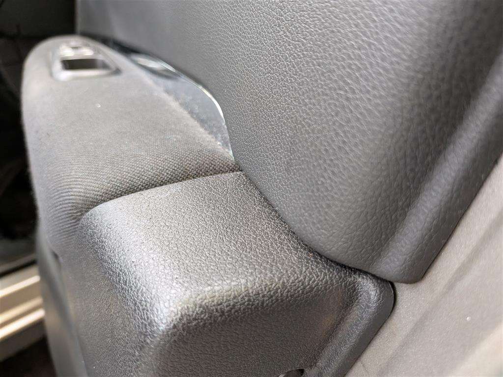 <p>2013 PEUGEOT 3008 ACTIVE E-HDI S-A</p>