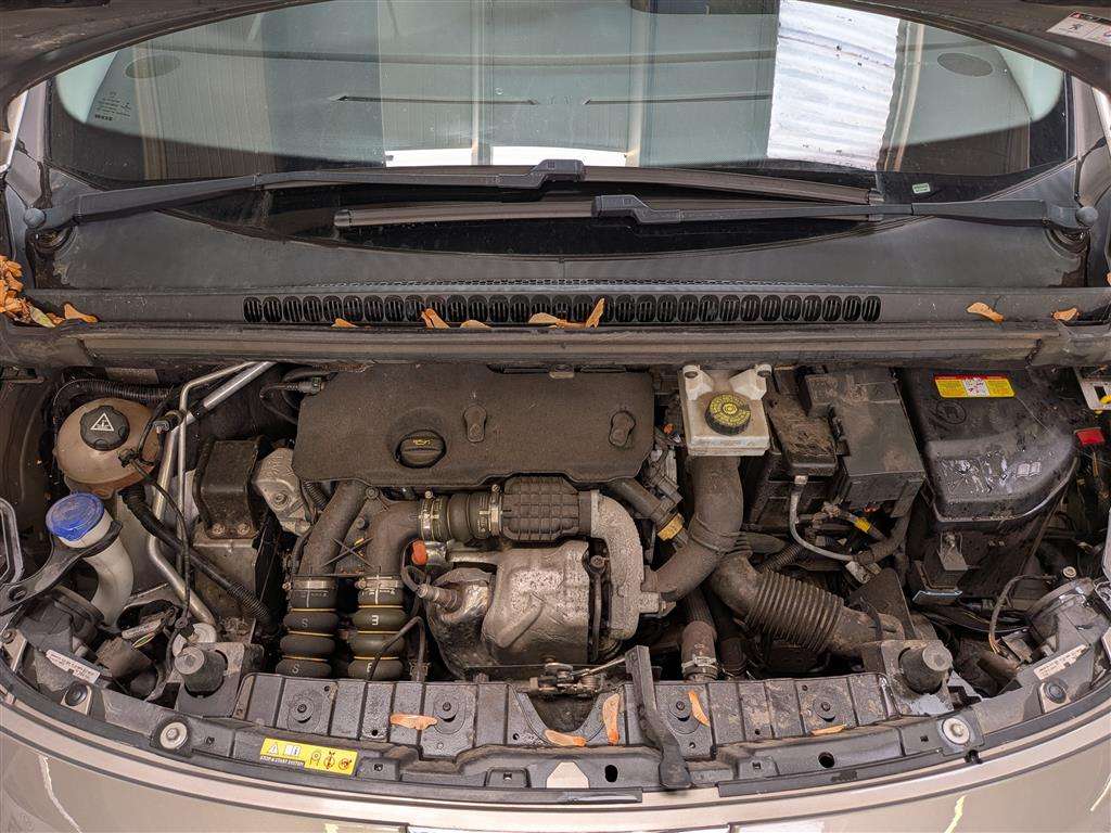 <p>2013 PEUGEOT 3008 ACTIVE E-HDI S-A</p>
