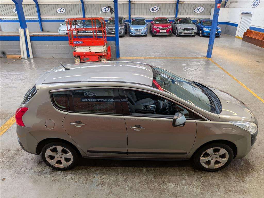 <p>2013 PEUGEOT 3008 ACTIVE E-HDI S-A</p>