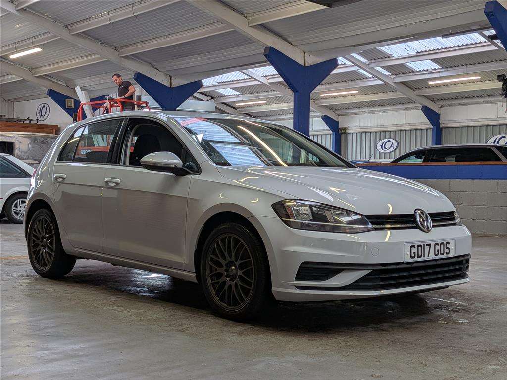 <p>2017 VOLKSWAGEN GOLF S TDI BMT</p>