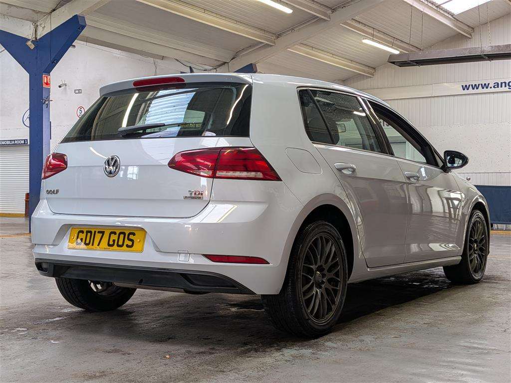 <p>2017 VOLKSWAGEN GOLF S TDI BMT</p>