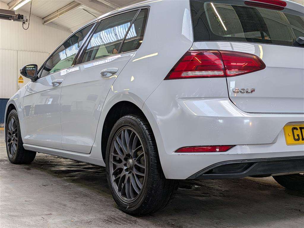 <p>2017 VOLKSWAGEN GOLF S TDI BMT</p>