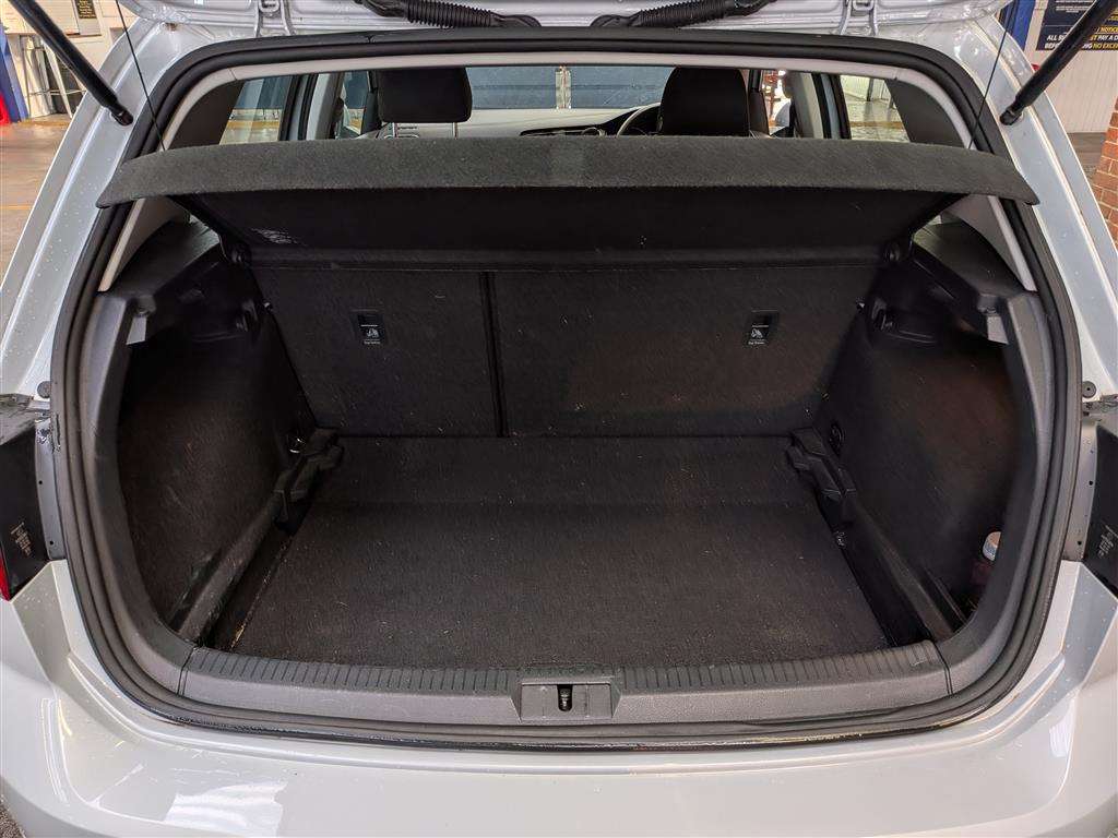 <p>2017 VOLKSWAGEN GOLF S TDI BMT</p>