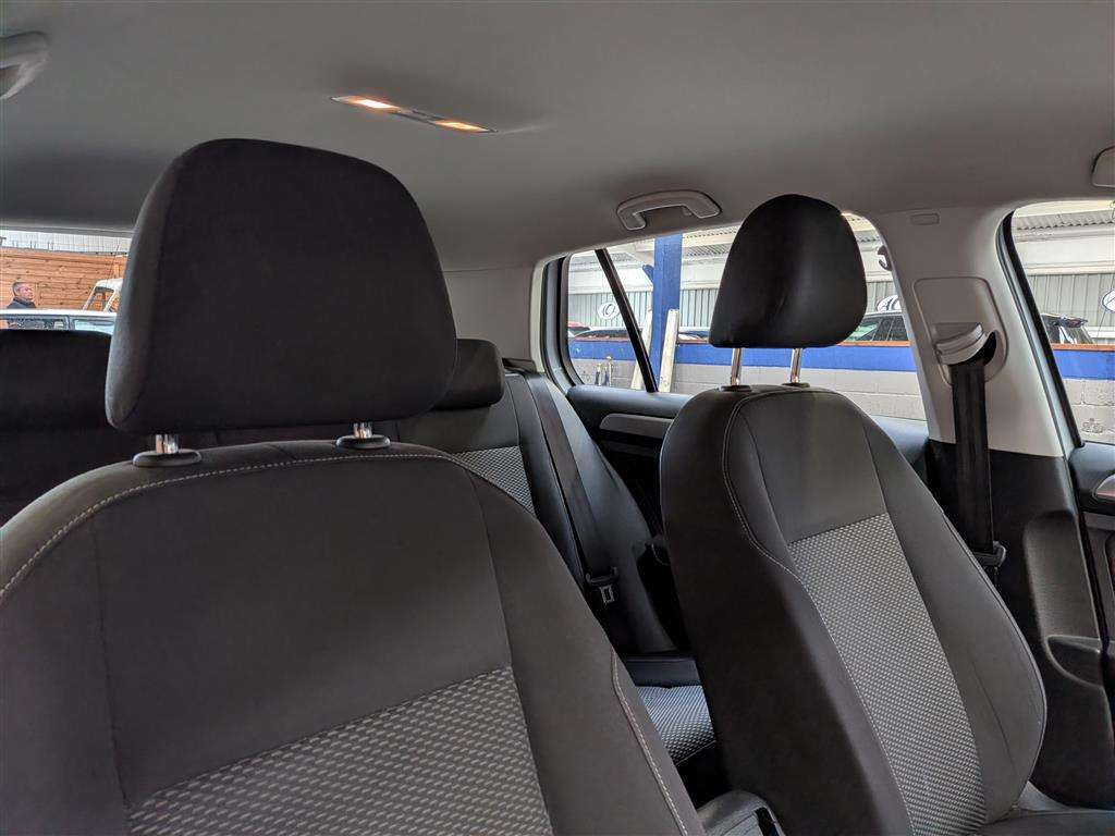 <p>2017 VOLKSWAGEN GOLF S TDI BMT</p>