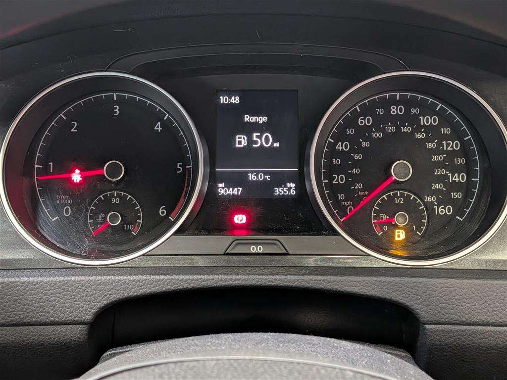<p>2017 VOLKSWAGEN GOLF S TDI BMT</p>