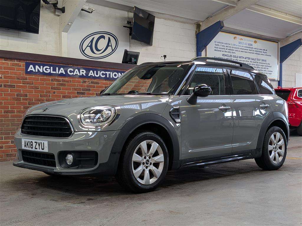 <p>2018 MINI COUNTRYMAN COOPER</p>