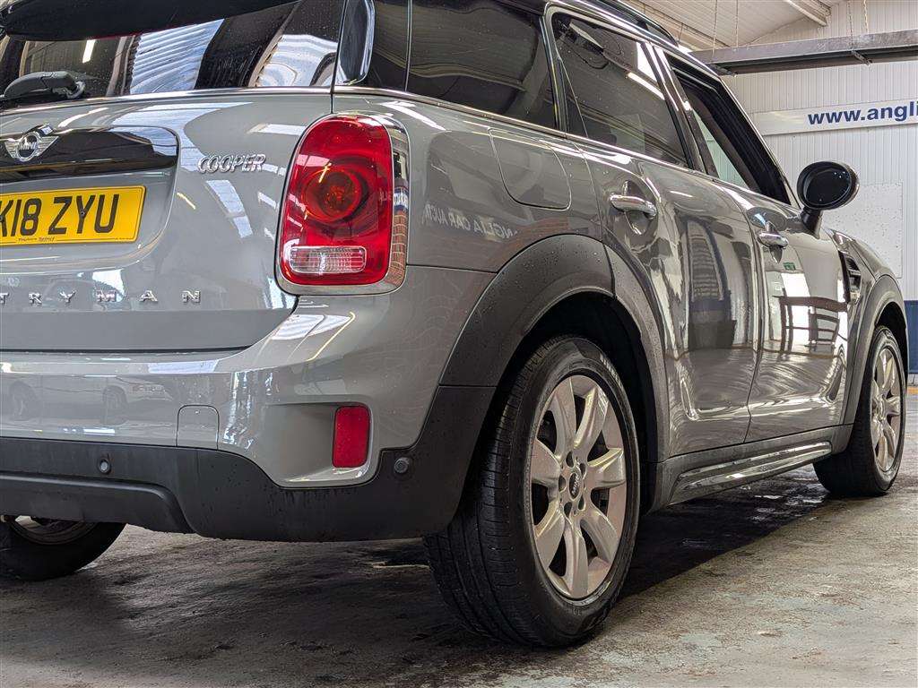 <p>2018 MINI COUNTRYMAN COOPER</p>