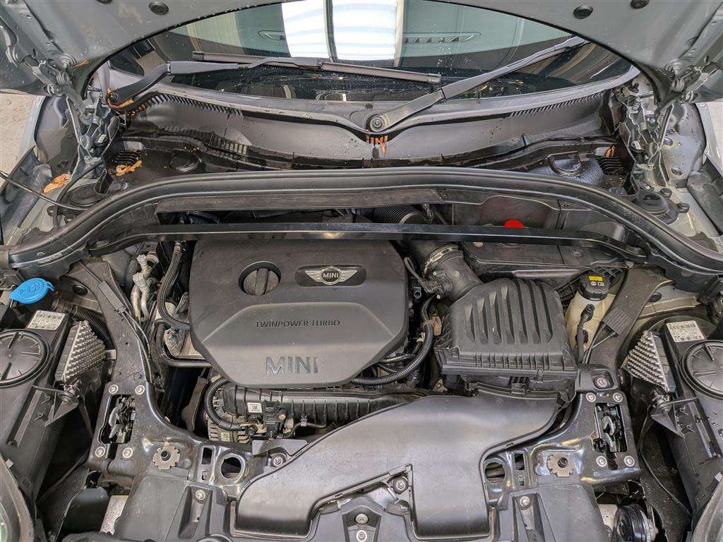 <p>2018 MINI COUNTRYMAN COOPER</p>