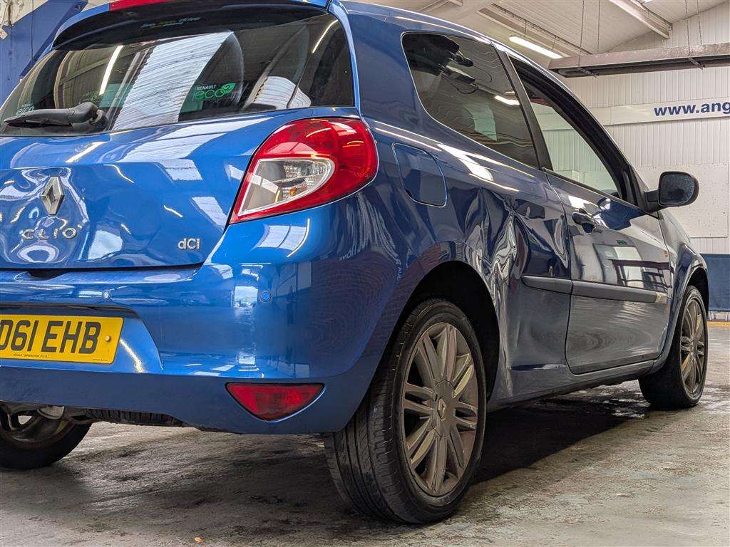 <p>2011 RENAULT CLIO GT LINE TOMTOM DCI F</p>