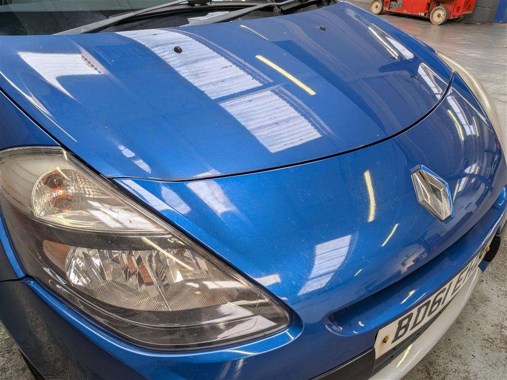 <p>2011 RENAULT CLIO GT LINE TOMTOM DCI F</p>