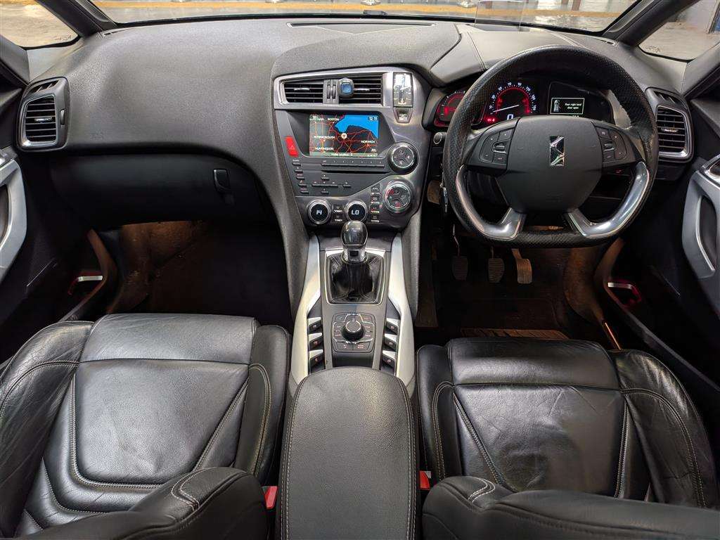 <p>2015 CITROEN DS5 DSPORT HDI</p>