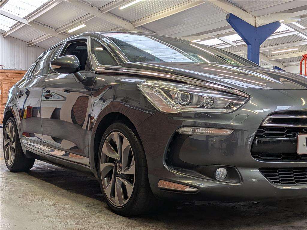 <p>2015 CITROEN DS5 DSPORT HDI</p>