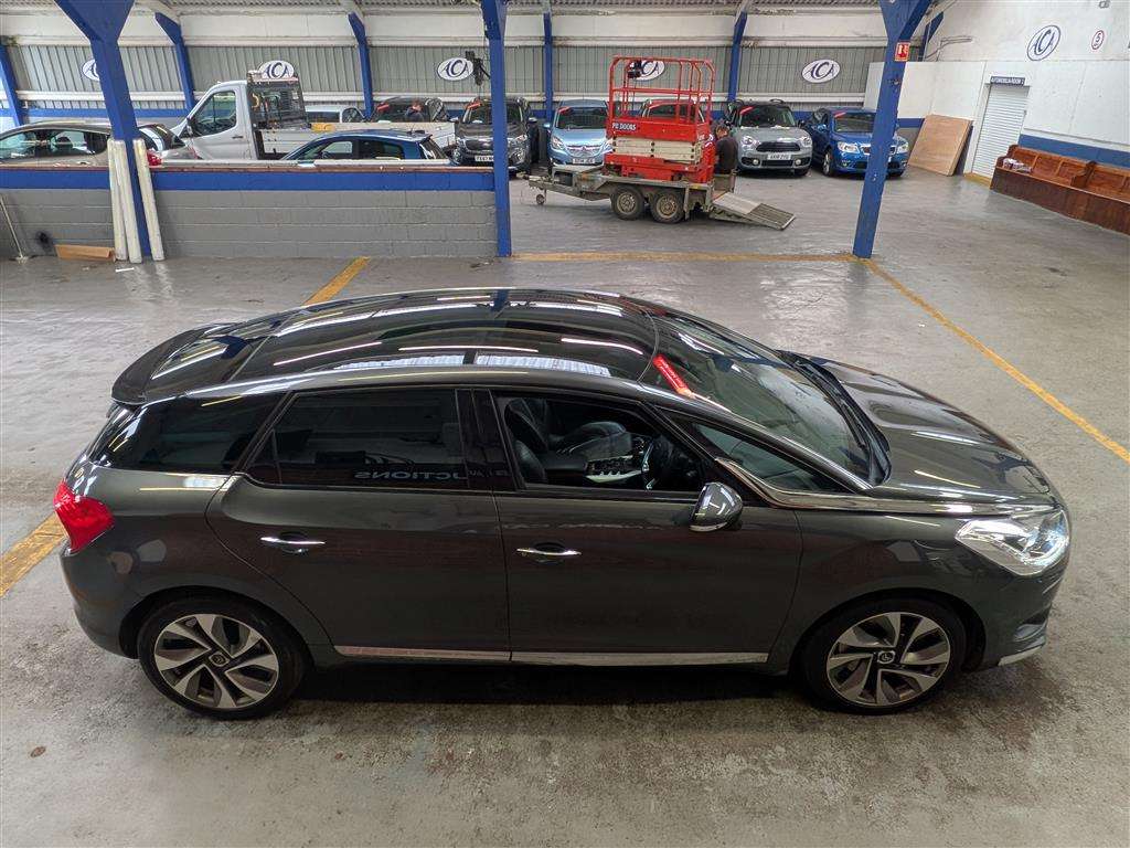 <p>2015 CITROEN DS5 DSPORT HDI</p>