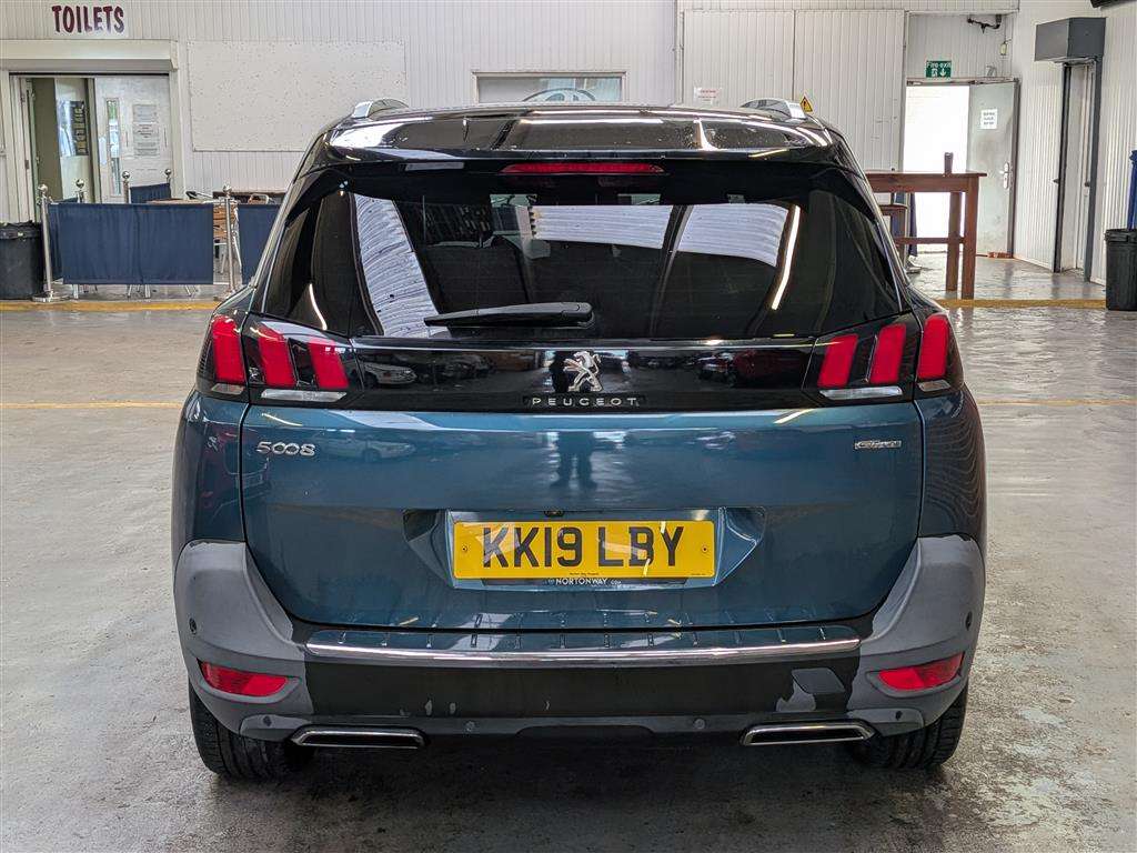 <p>2019 PEUGEOT 5008 GT LINE BLUEHDI S/S</p>