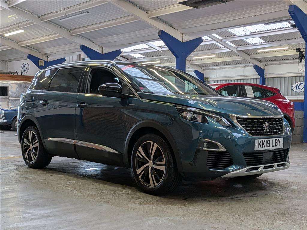 <p>2019 PEUGEOT 5008 GT LINE BLUEHDI S/S</p>