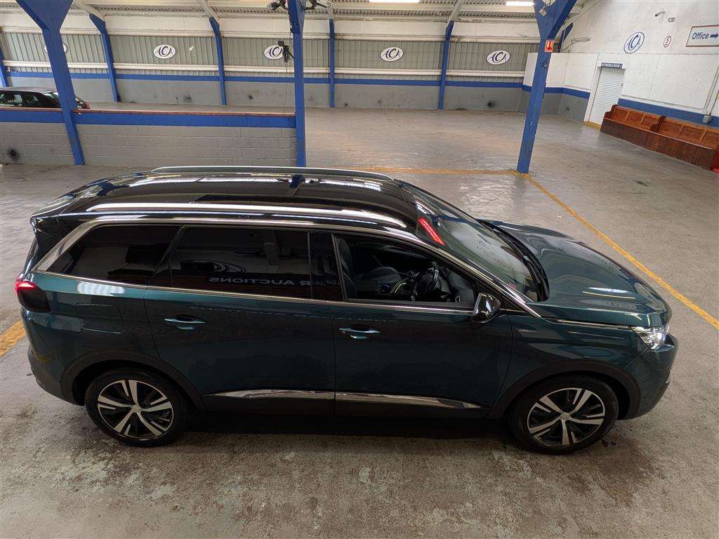 <p>2019 PEUGEOT 5008 GT LINE BLUEHDI S/S</p>