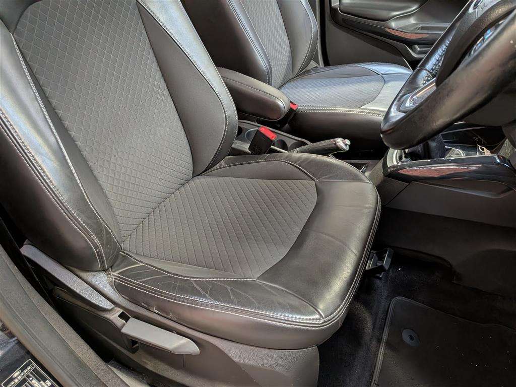 <p>2016 FORD ECOSPORT TITANIUM TDCI</p>