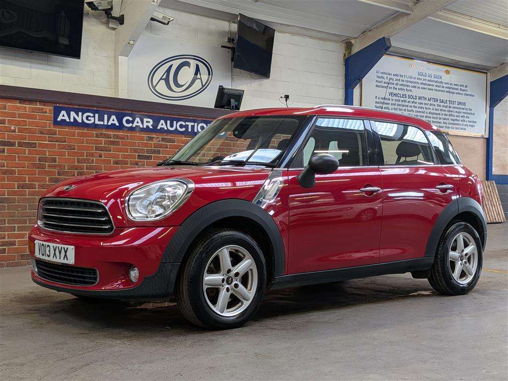 <p>2013 MINI COUNTRYMAN ONE</p>
