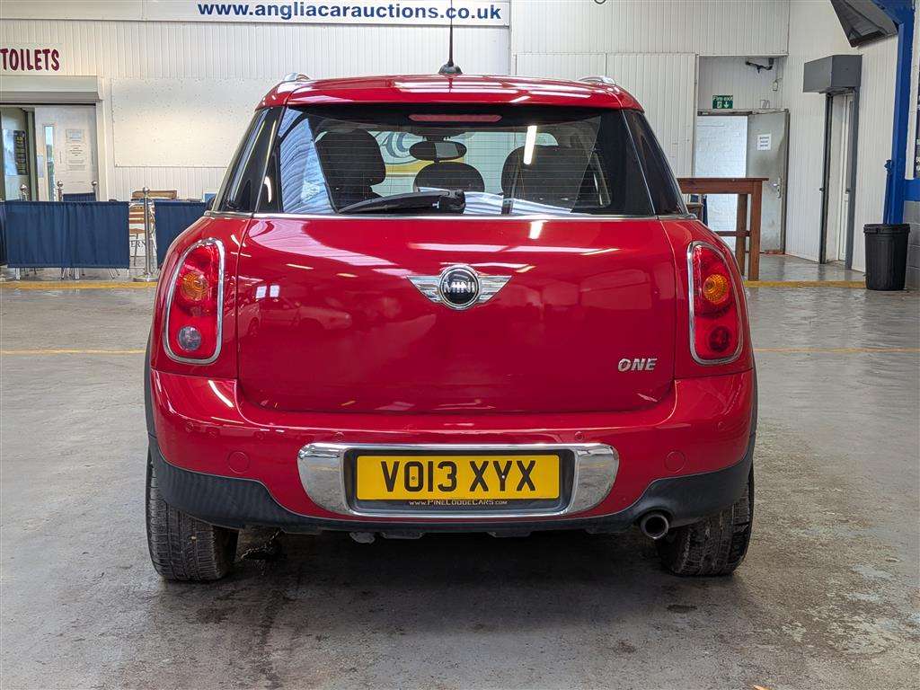 <p>2013 MINI COUNTRYMAN ONE</p>